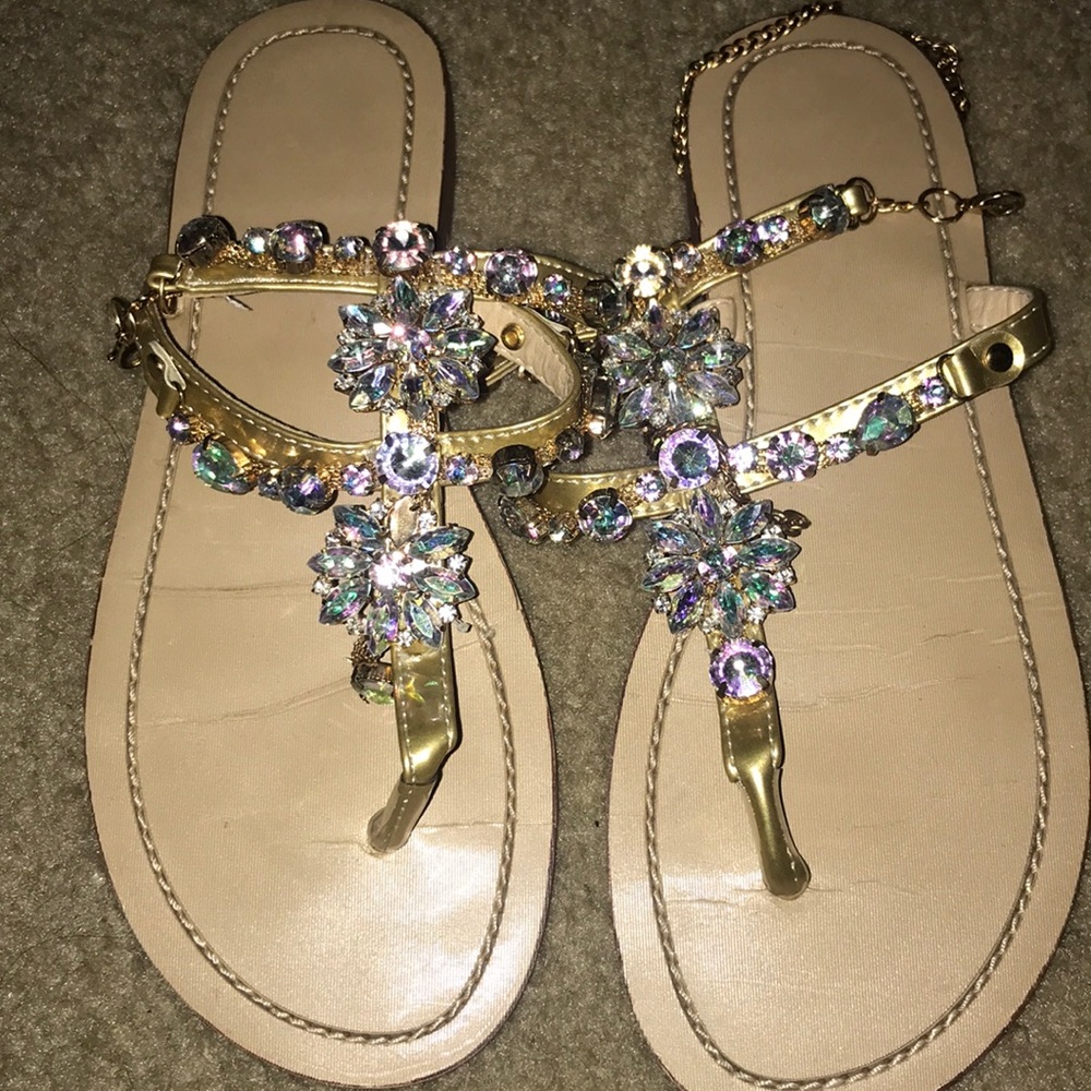 Cute sandals size 6